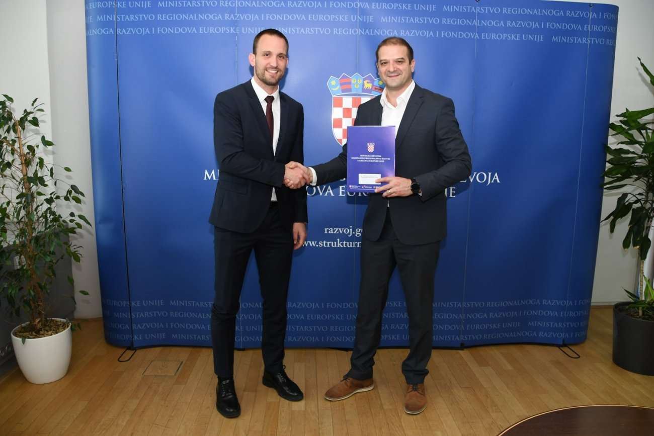 Ravnatelju Specijalne bolnice za ortopediju Biograd na Moru uručen Ugovor vrijedan 150.000,00 eura