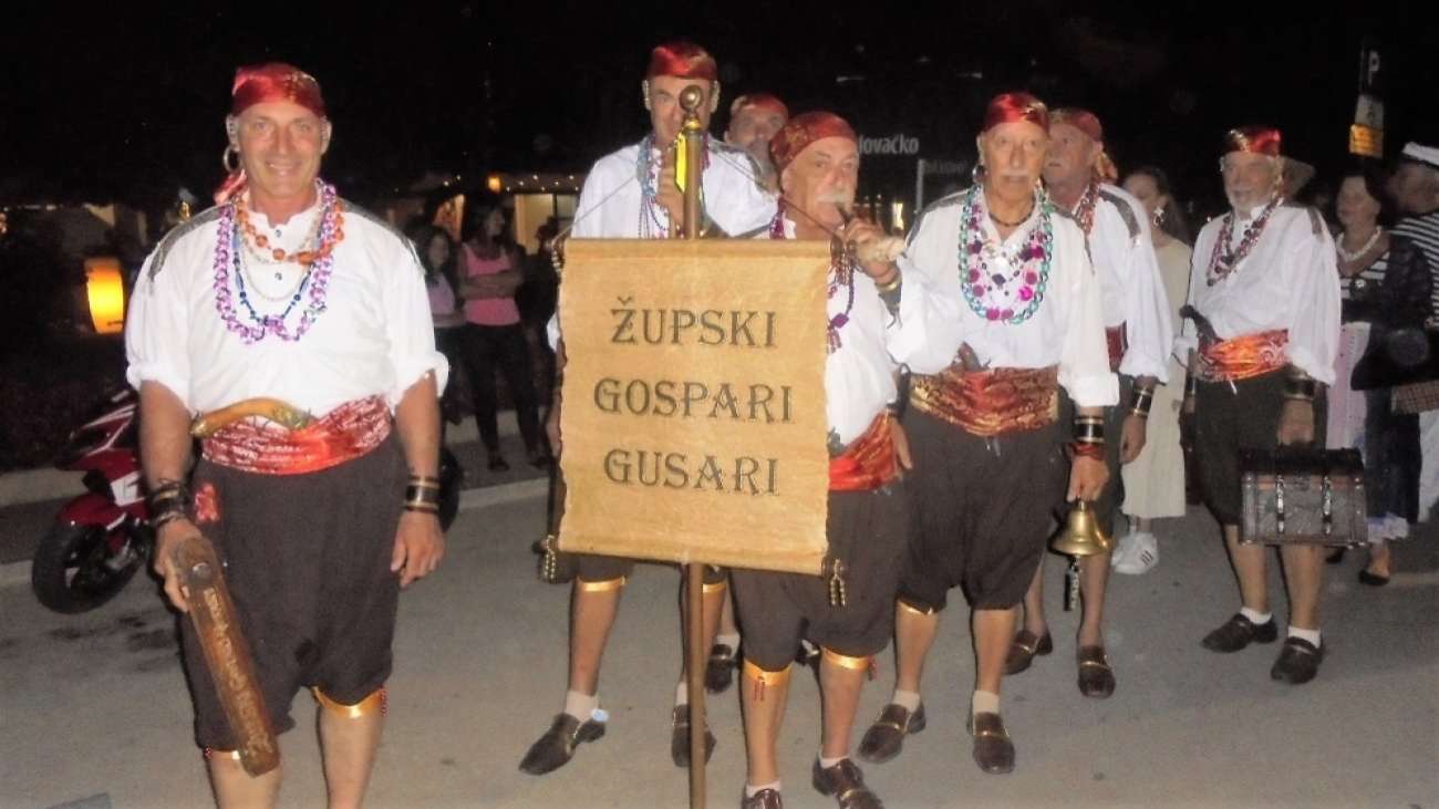 Ljetni (turistički) karneval