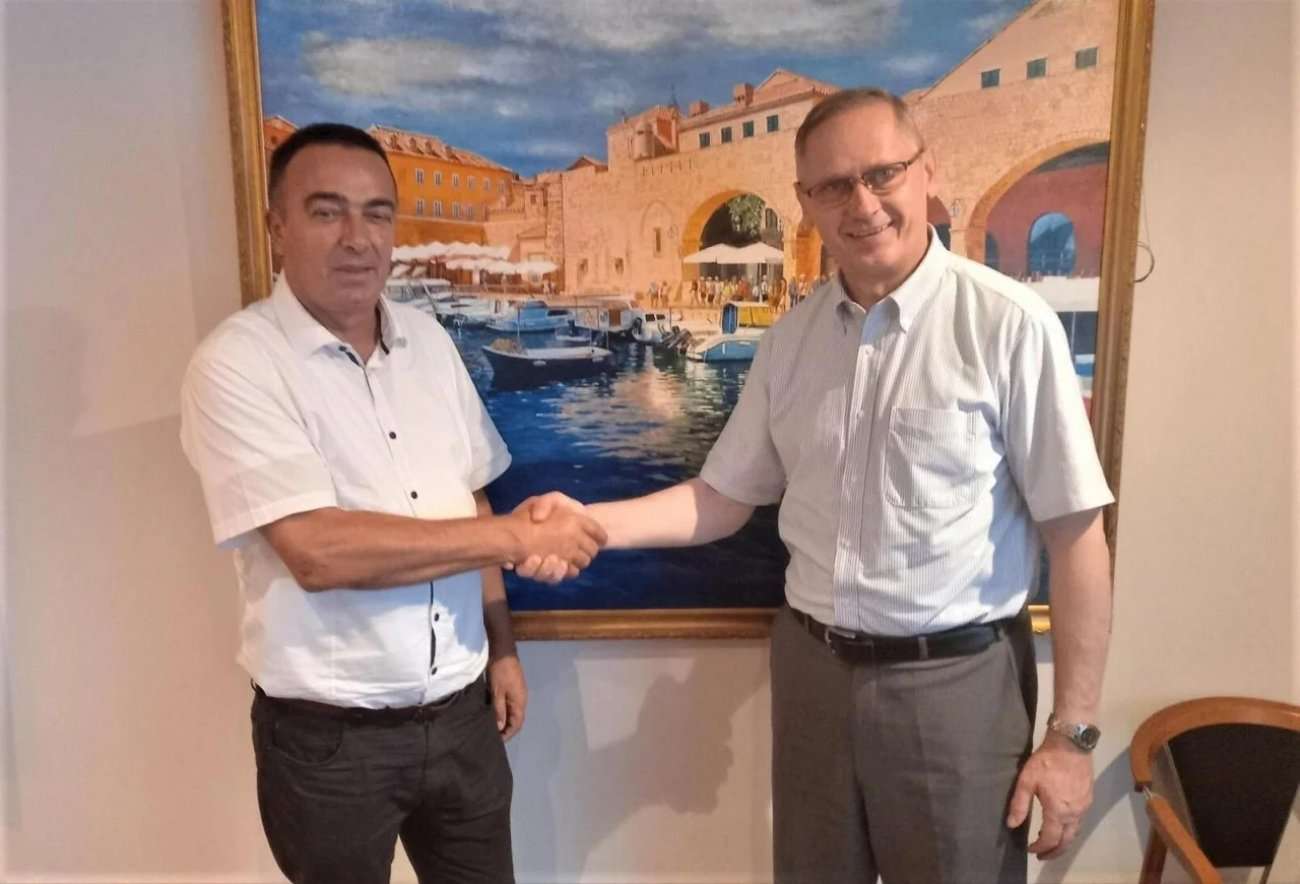 Knez završio put u Japan: razoran tajfun spriječio ga je da ode u Nagasaki, ali je na koncu posjetio veleposlanika Hrastića u Tokiju