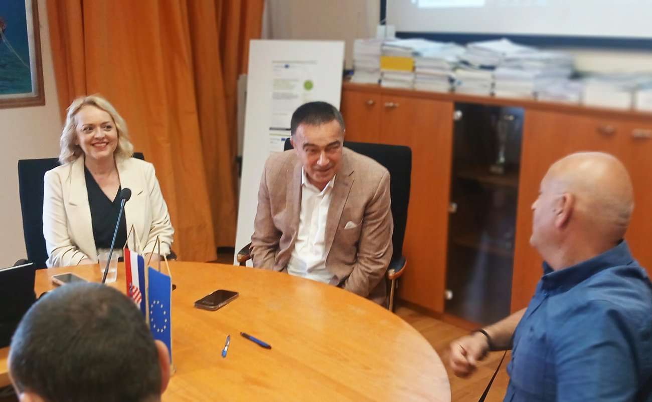 8 DRŽAVA - MEĐUNARODNI EU PROJEKT CITYMOVE - Biogradu 300.000 eura za pametno parkiranje na Poluotoku