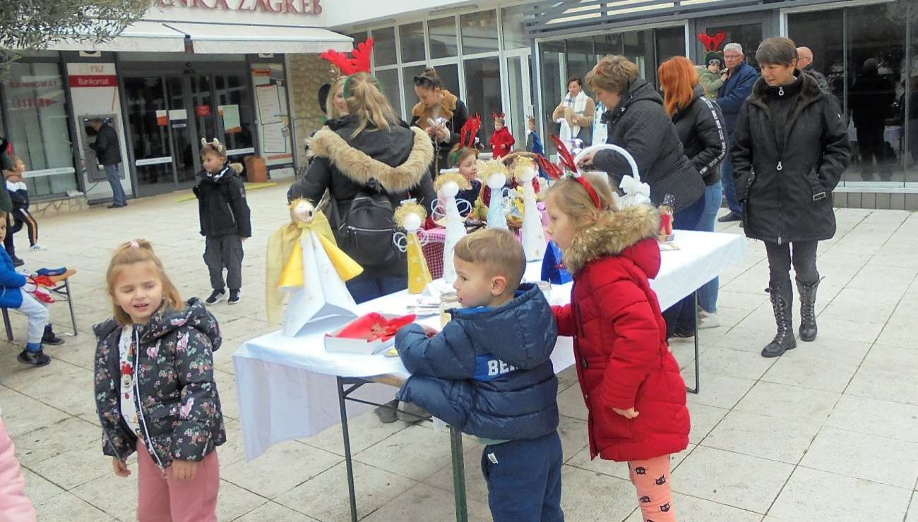 Još jedan dječji božićni sajam