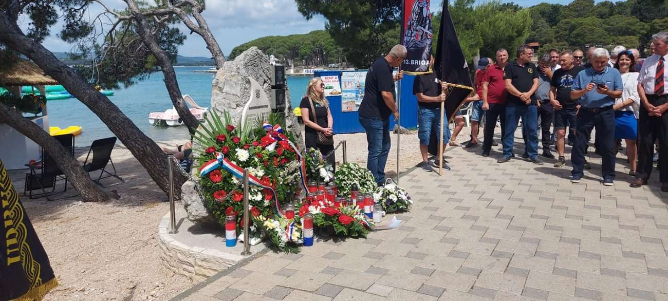 Na plaži Soline obilježena 30-ta godišnjica stradavanja petero mladih ljudi