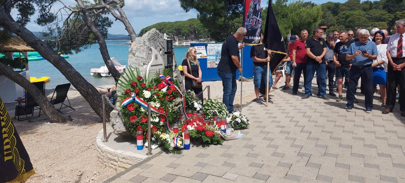 Na plaži Soline obilježena 30-ta godišnjica stradavanja petero mladih ljudi